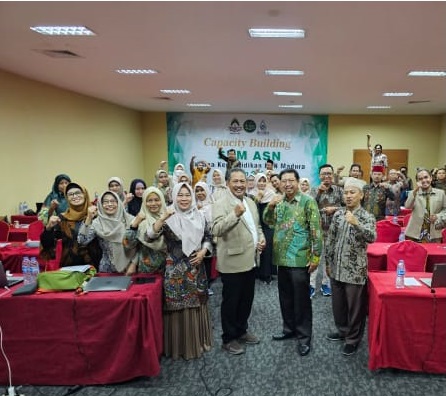 Kepala UPT Perpustakaan IAIN Madura Beserta Pustakawan dan Staf Ikuti Capacity Building Tenaga Kependidikan IAIN Madura