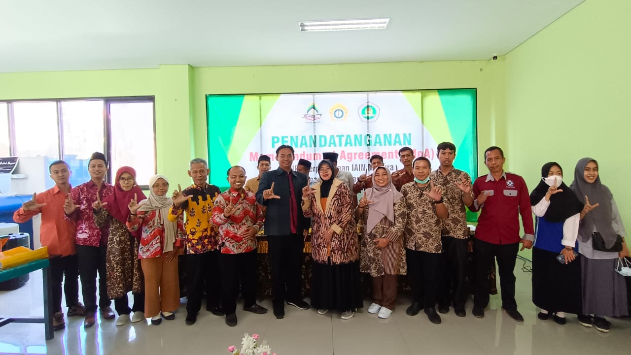 Kepala UPT. Perpustakaan IAIN Madura Melakukan Penandatangan Kerjasama <i>Memorandum of Agreement</i> dengan UPT. Perpustakaan Universitas Trunojoyo Madura dan UPT. Perpustakaan STKIP PGRI Sumenep