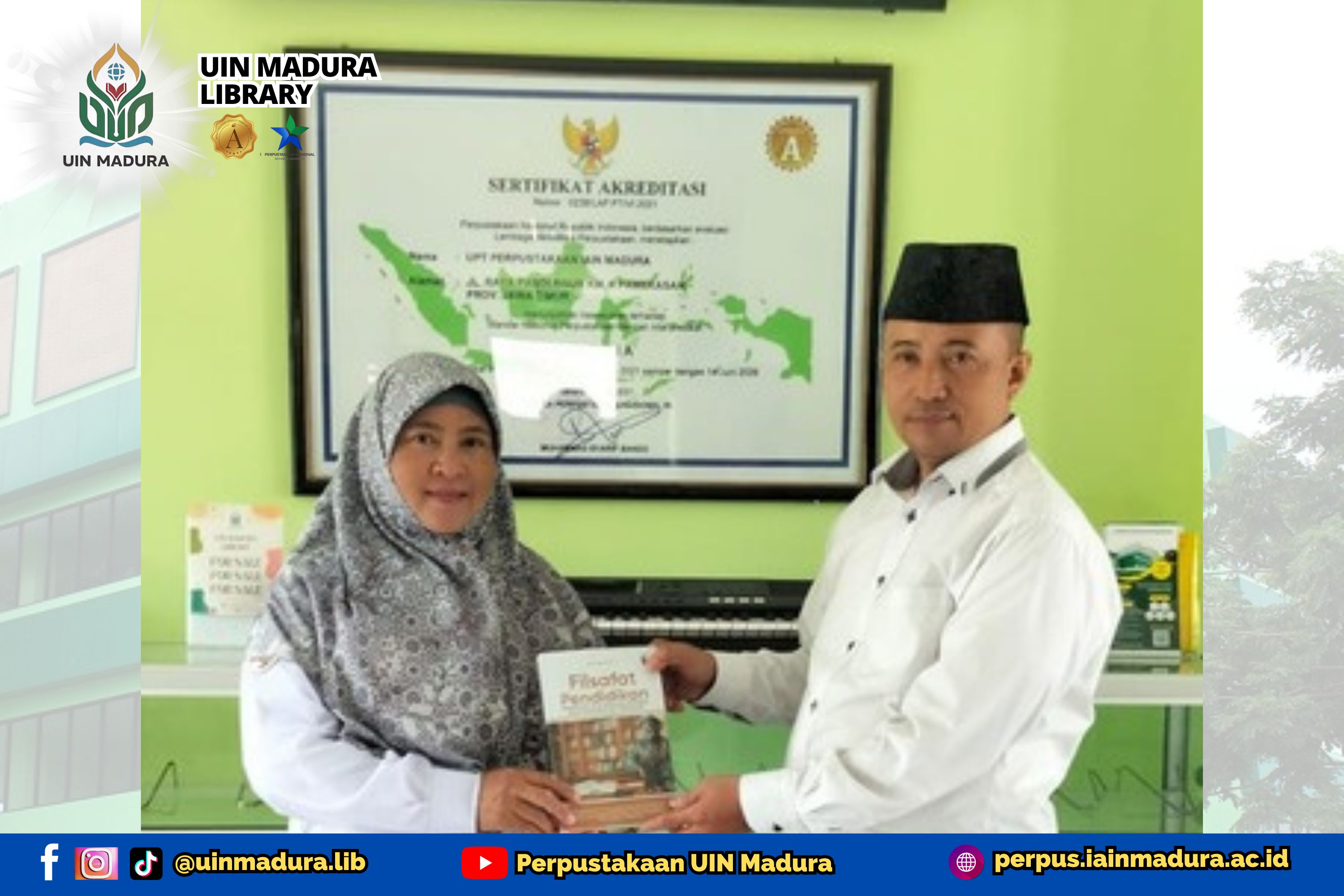 Indah Candrasari Hibahkan Karya Kolaboratif tentang Filsafat Pendidikan untuk Perpustakaan UIN Madura