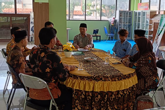 Siswa Prakerin dari SMK Plus Wali Songo Ambat Tlanakan Pamekasan Kembali dengan Pengalaman Berharga di Dunia Perpustakaan