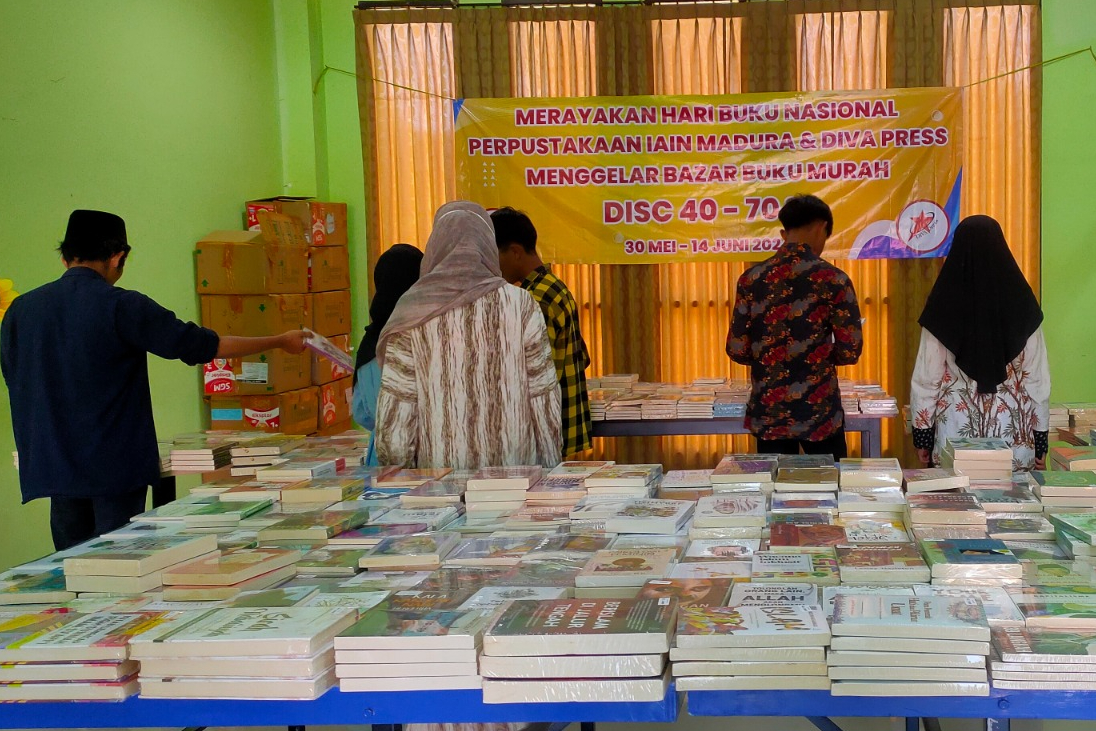 Hari Buku Nasional, Perpustakaan IAIN Madura Gelar Bazar Buku Murah dengan Diskon 40-70%