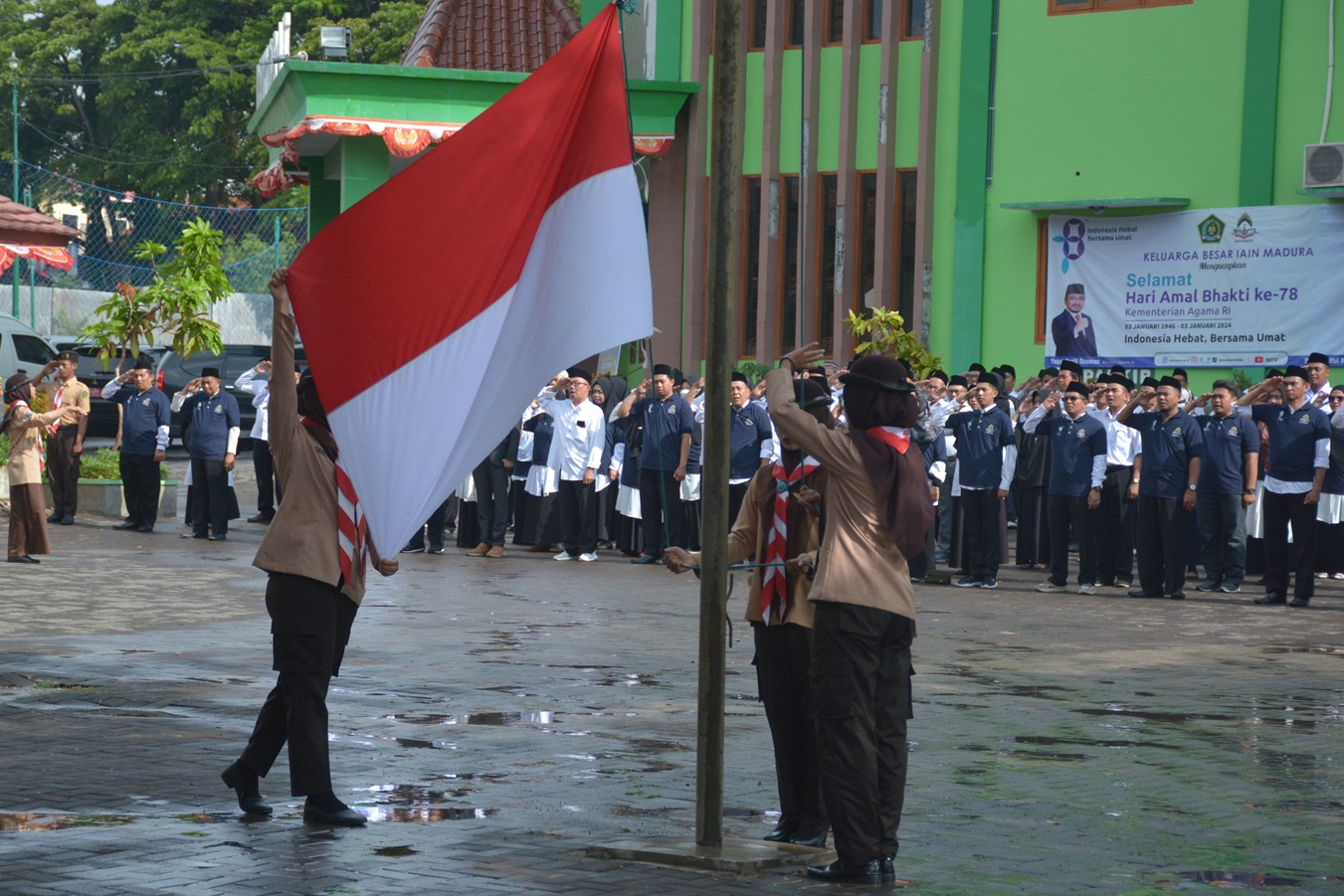 Semangat Baru di Tahun 2024 Keluarga Besar UPT Perpustakaan IAIN Madura untuk Hari Amal Bhakti ke-78  Kementerian Agama RI