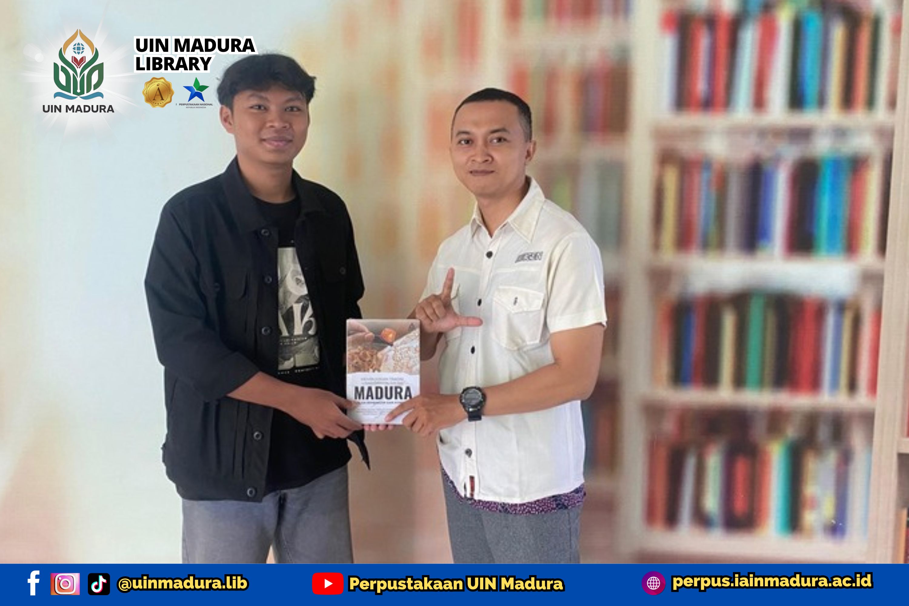 Mahasiswa BKPI Semester 5  Hibahkan Buku untuk Perpustakaan UIN Madura