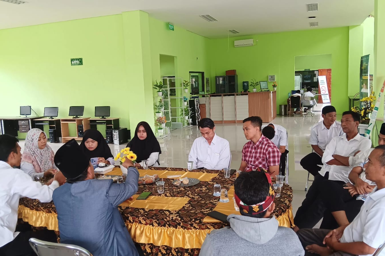 Rapat Koordinasi Perdana Keluarga Besar UPT Perpustakaan IAIN Madura  Bahas Agenda Kerja Tahun 2024